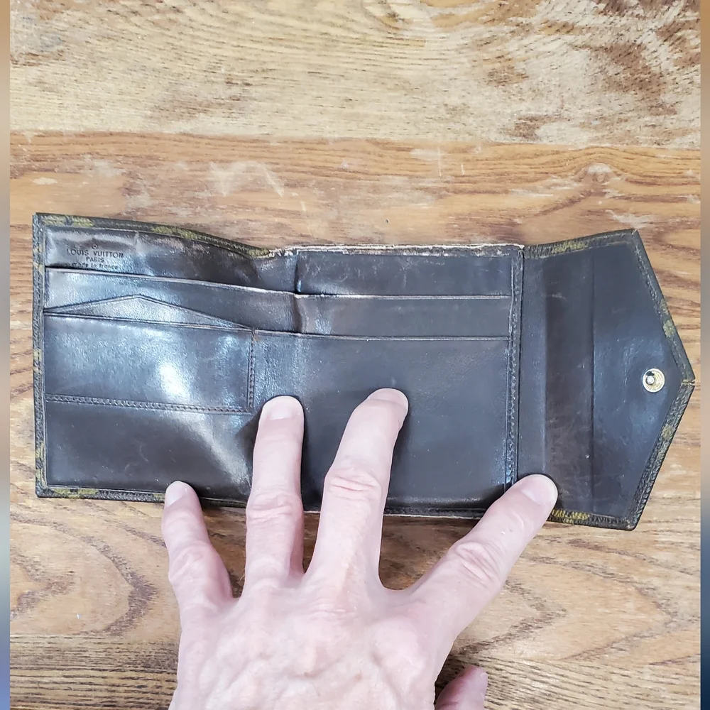 Louis Vuitton Compact Snap Wallet